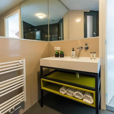 Apartment Artistic Lena Milius Tilburg