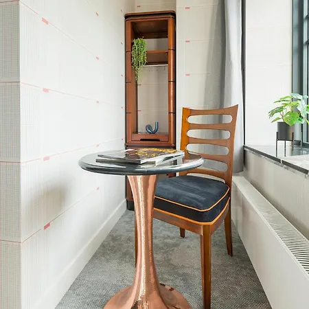 Artistic Lena Milius Apartment